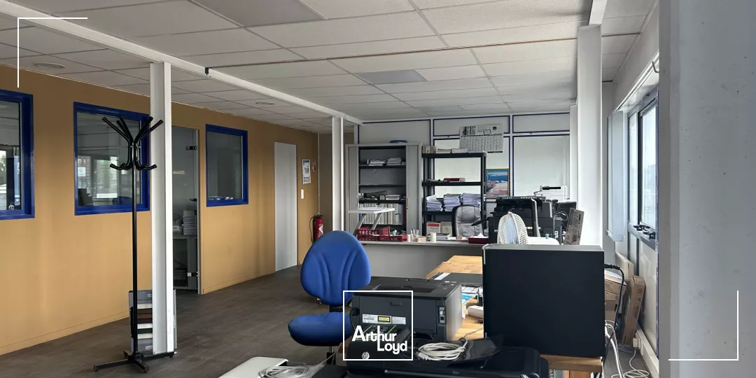 Cellule d'activité avec bureaux à louer - Abbeville, accès rapide A16 et proximité gare SNCF
