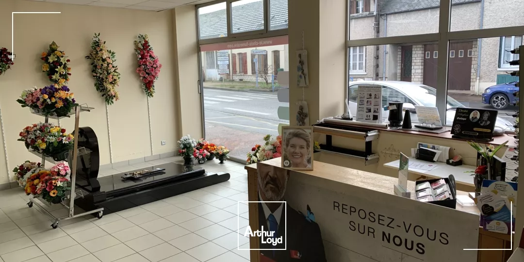 LOCAL + STOCKAGE À VENDRE MONTARGIS