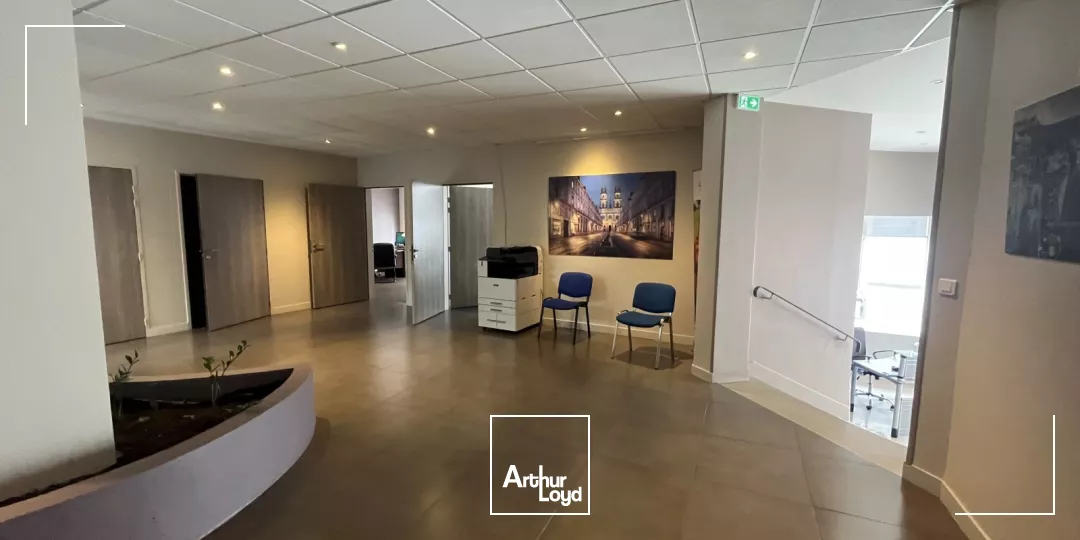 À vendre : Ensemble immobilier tertiaire de 1 090 m² avec parking privatif- Hyper centre Orléans (Loiret - 45)