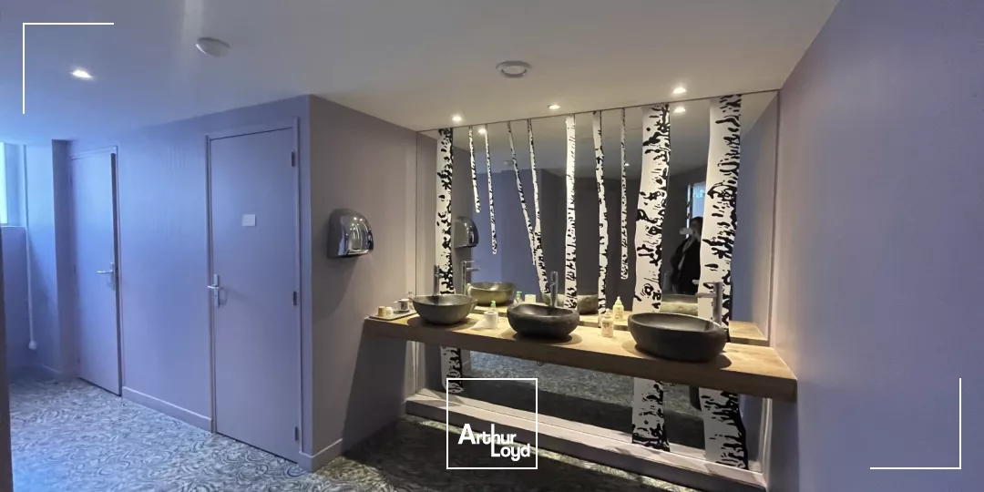 Location de bureau au Coeur de Ville - environ 738 m2 avec stationnements privatifs 