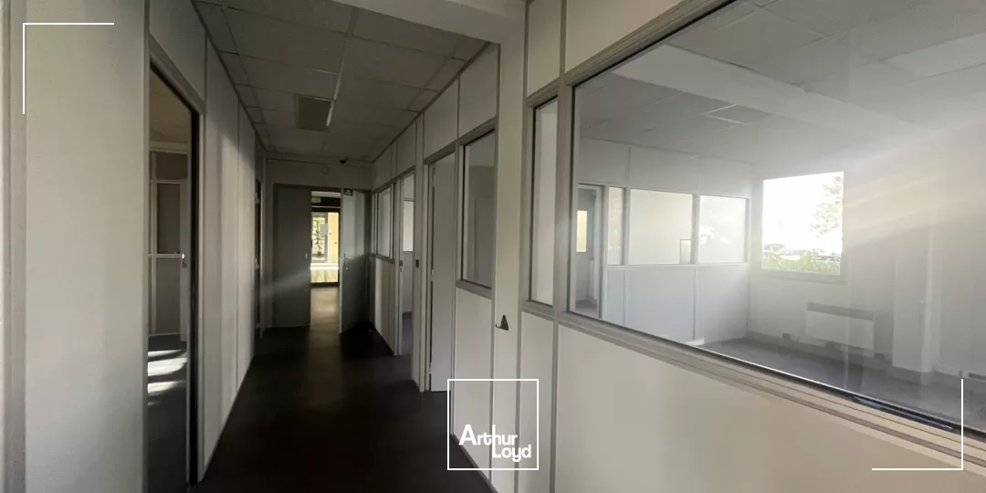 Bureaux lumineux au sud d'Orléans - accès immédiat RD2020 - A louer 157 m2 !