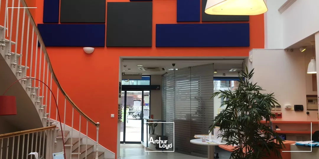 Bureaux cloisonnés Lens 62 avec extérieur - vitrine climatisation