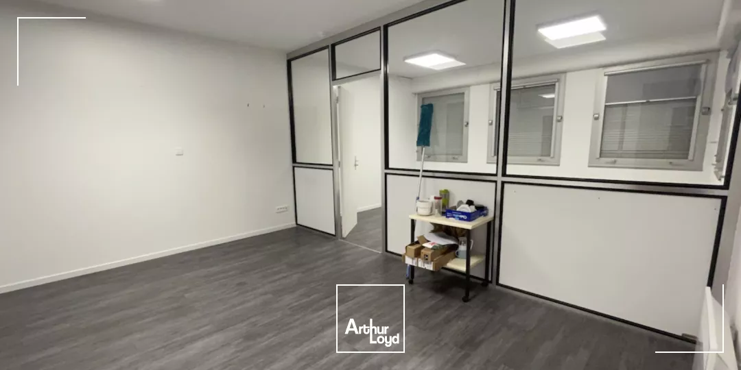 À LOUER - BUREAUX MODULABLES EN ZI - SAINT-LÉONARD 
