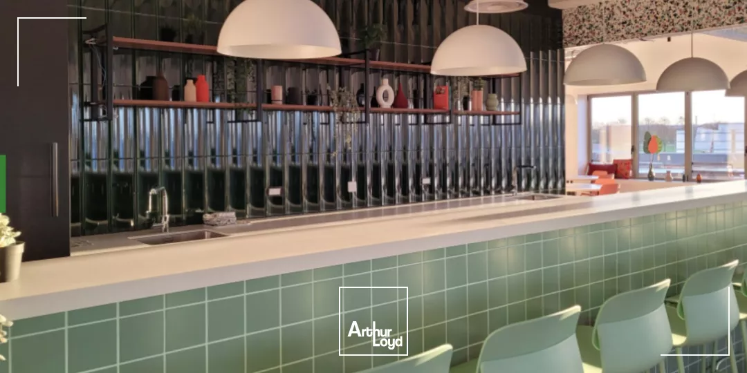 Location de bureaux neufs et flexibles à Villeneuve d'Ascq - Espaces modernes avec services et terrasses