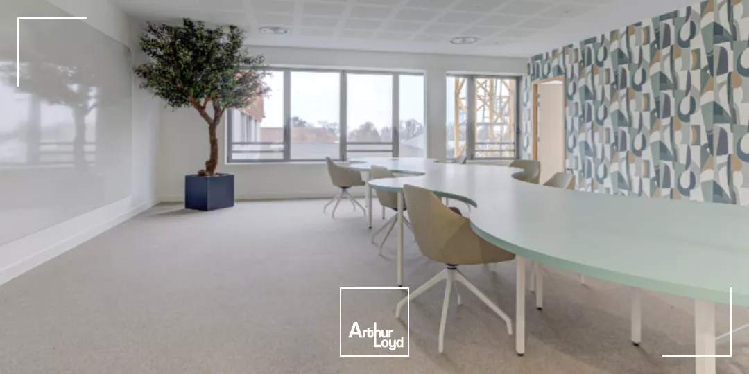 Location de bureaux neufs et flexibles à Villeneuve d'Ascq - Espaces modernes avec services et terrasses