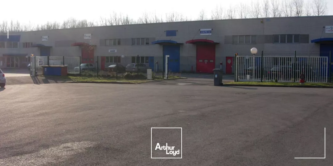 Entrepôts à louer sur la zone de Ravennes-les-Francs