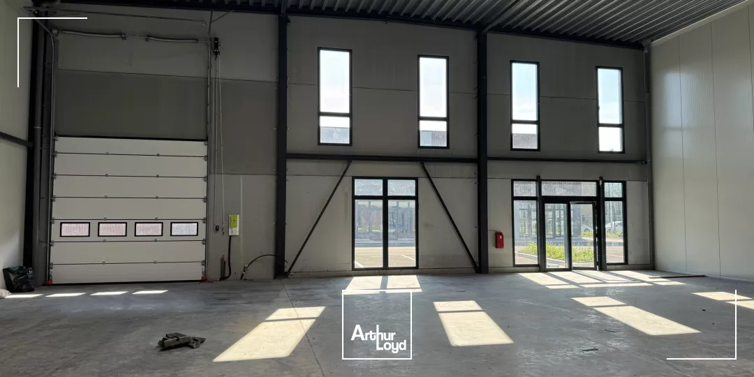 À louer - Parc d'activités neuf avec showroom, entrepôt et bureaux - Axe principal de Seclin - Site sécurisé