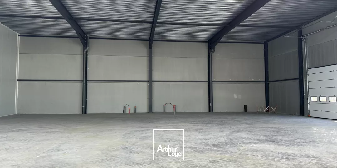 À louer - Parc d'activités neuf avec showroom, entrepôt et bureaux - Axe principal de Seclin - Site sécurisé