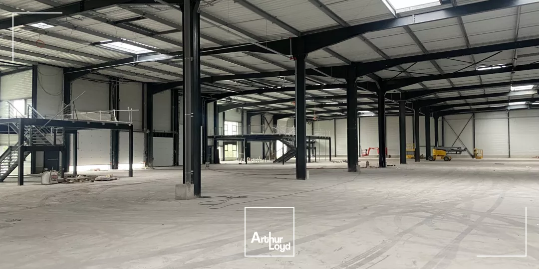 ENTREPOT LOGISTIQUE à LOUER ZI BONDUES secteur Ravennes les Francs proche TOURCOING entrepot / local d'activité / bureaux disponible à la location site privatif emplacement de quali...