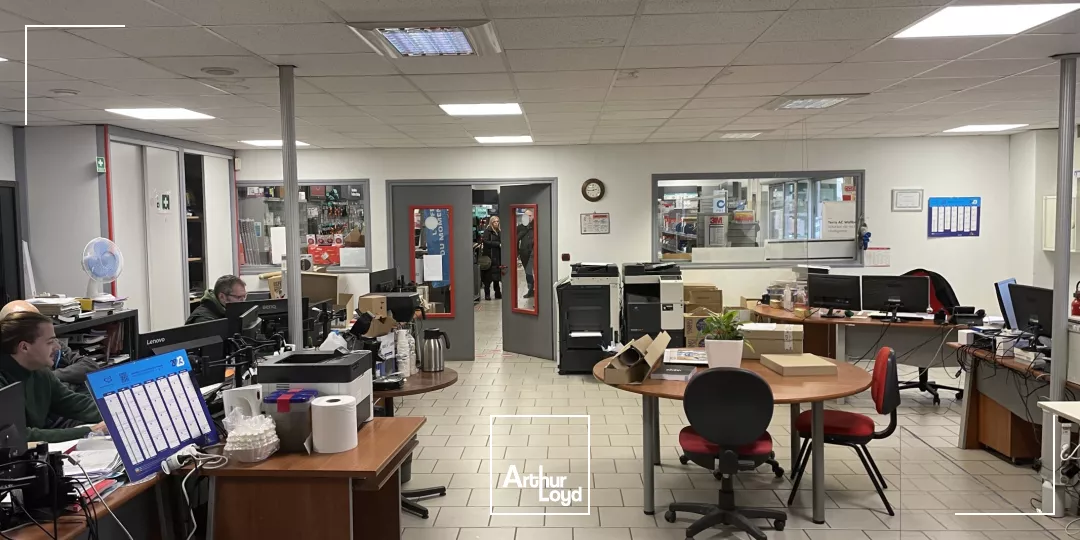 Bâtiment sur axe passant à louer - Douai