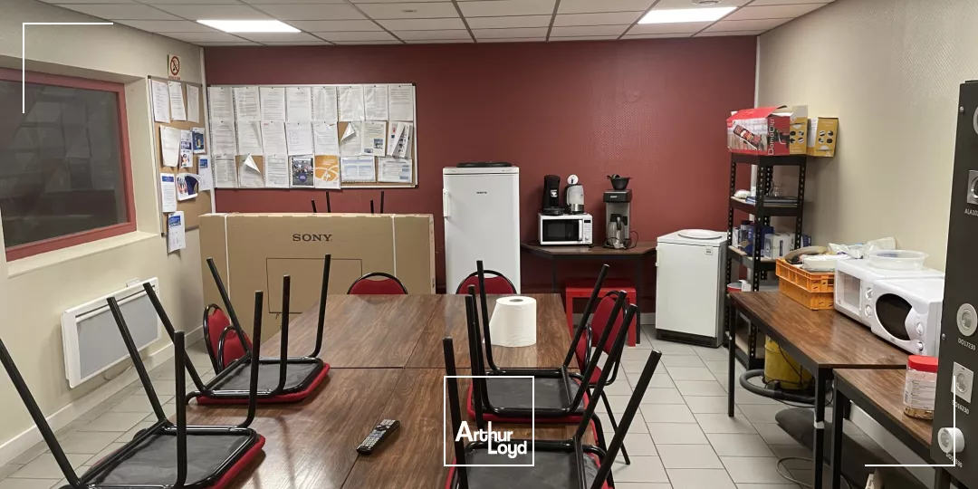 Bâtiment sur axe passant à louer - Douai