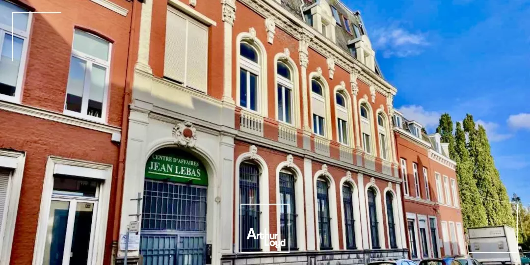 Bureaux lumineux à louer à Roubaix - 420 m² avec parkings, proche transports et centre-ville