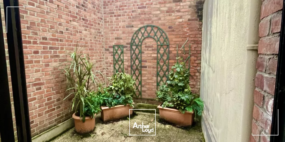 Bureaux à vendre Lomme - 230 m² lumineux avec visibilité exceptionnelle et patio privatif