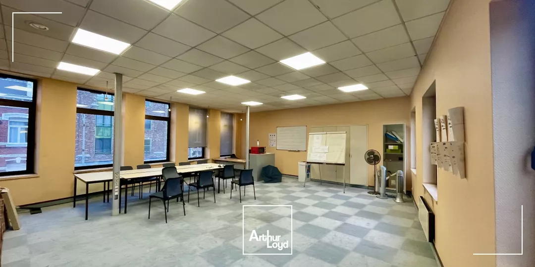 Bureaux à vendre Lomme - 230 m² lumineux avec visibilité exceptionnelle et patio privatif