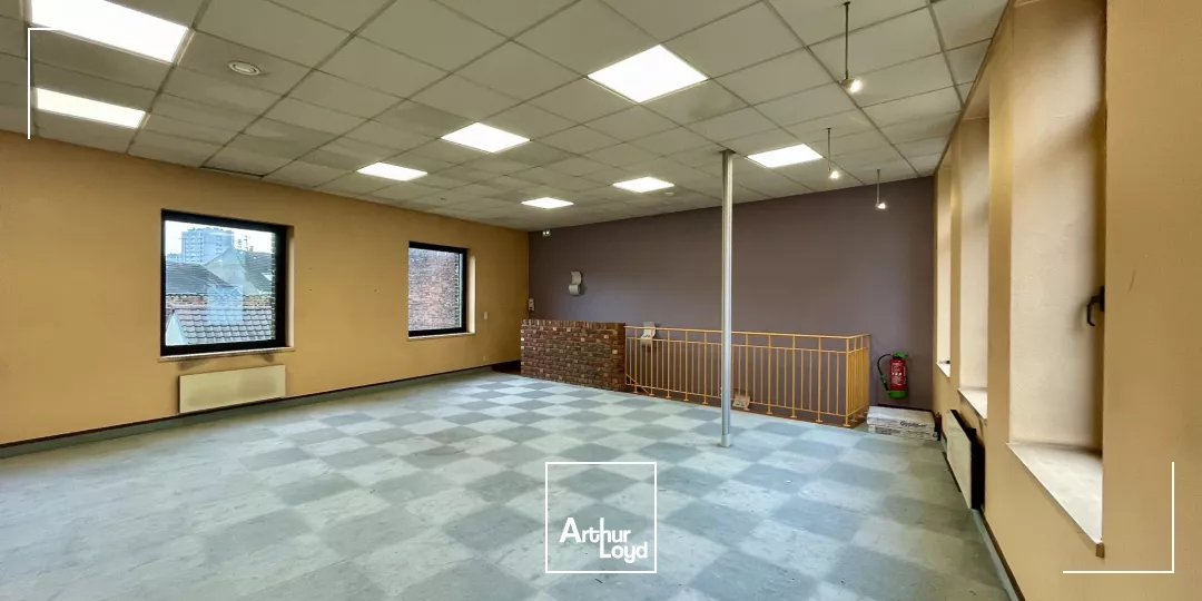 Bureaux à vendre Lomme - 230 m² lumineux avec visibilité exceptionnelle et patio privatif