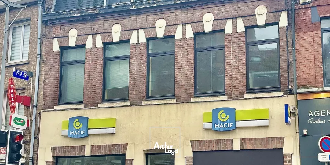 Bureaux à vendre Lomme - 230 m² lumineux avec visibilité exceptionnelle et patio privatif