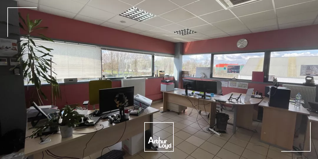 ENTREPOT A LOUER AVEC ACCES IMMEDIAT AUTOROUTE