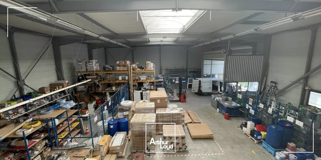 ENTREPOT A LOUER AVEC ACCES IMMEDIAT AUTOROUTE