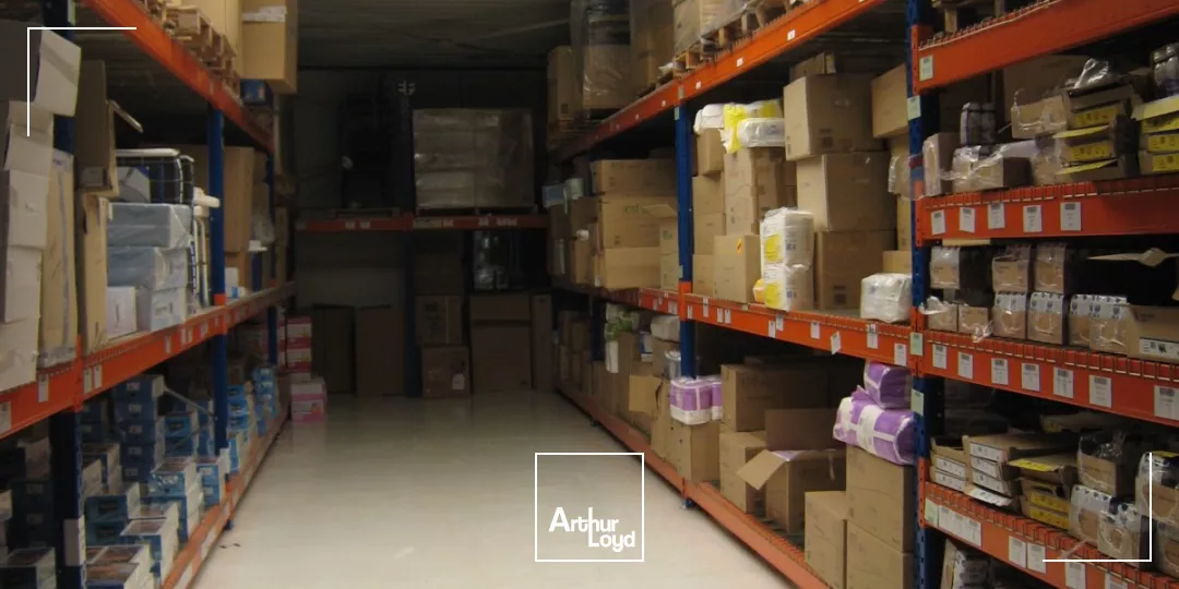 entrepot privatif a vendre en ZI de AVELIN