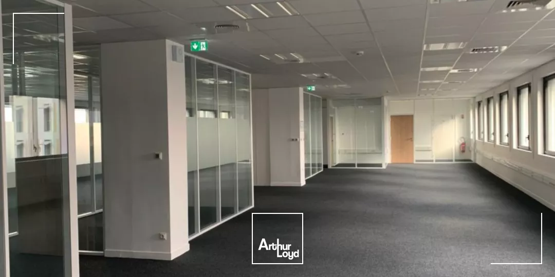 Plateaux de bureaux à louer au pied du stade Décathlon Arena - Parkings en sous-sol