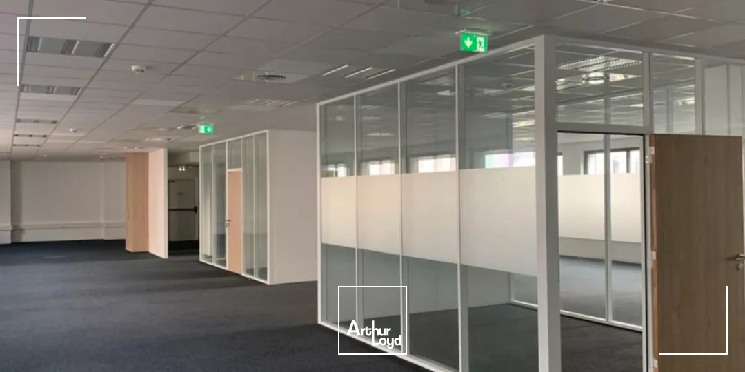 Plateaux de bureaux à louer au pied du stade Décathlon Arena - Parkings en sous-sol