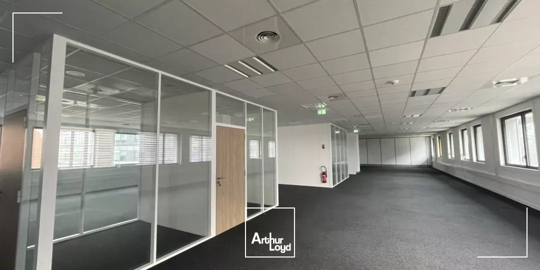 Plateaux de bureaux à louer au pied du stade Décathlon Arena - Parkings en sous-sol