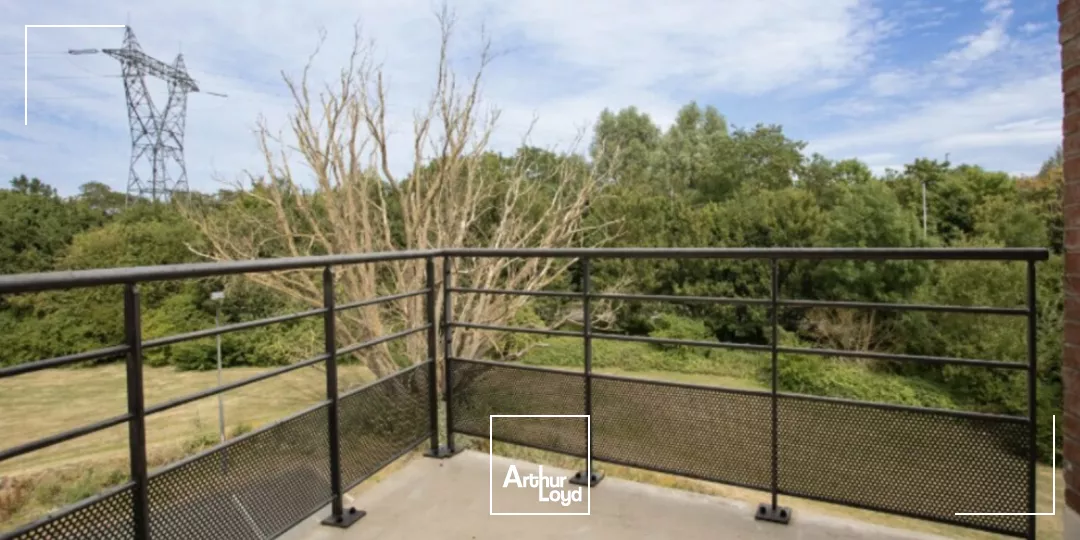 Secteur GRANDS BOULEVARDS, à quelques minutes de Lille.Nous vous proposons dans un Parc tertiaire sécurisé à proximité du Tramway, des axes routiers et du Carrefour Wasquehal, plusie...