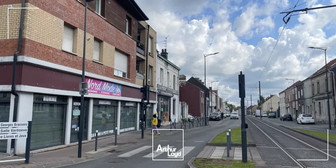 Belle cellule commerciale d'angle de 147 m2 à louer à BRUAY SUR L'ESCAUT
