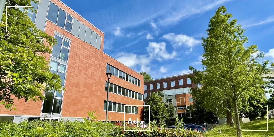 Surface 393 m2 à Louer - Proche du Tramway -Grands Boulevards 