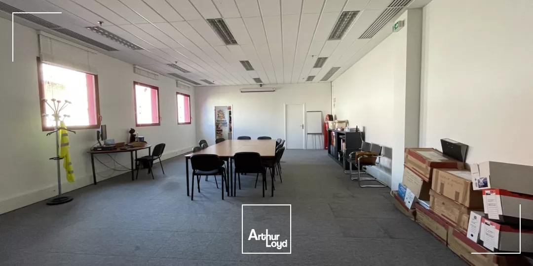 Bureaux de 178 m2 à louer à Tourcoing centre avec terrasse privative.