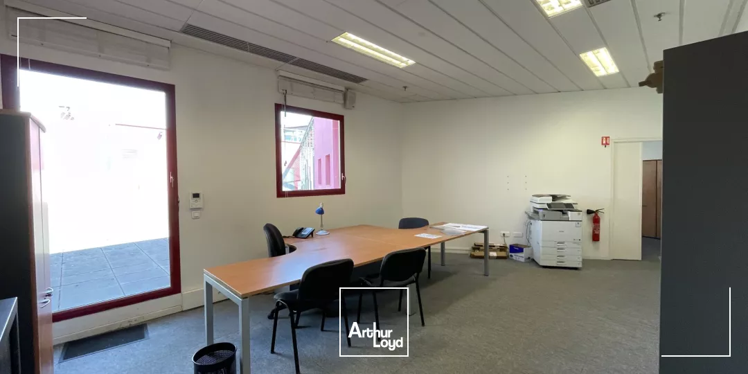 Bureaux de 178 m2 à louer à Tourcoing centre avec terrasse privative.