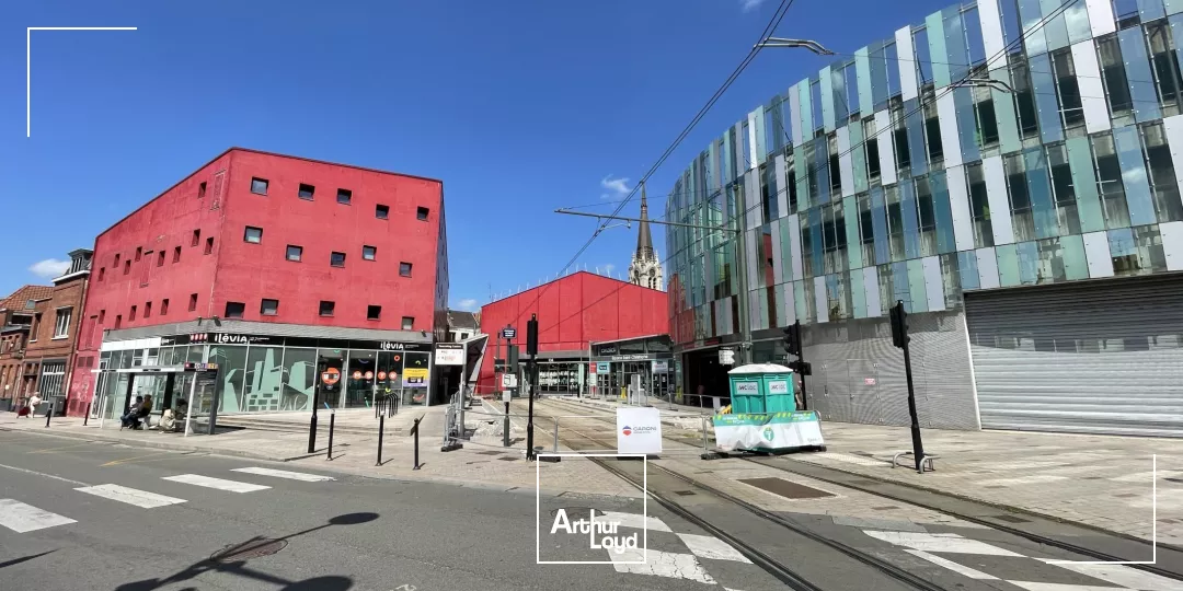 Bureaux de 178 m2 à louer à Tourcoing centre avec terrasse privative.
