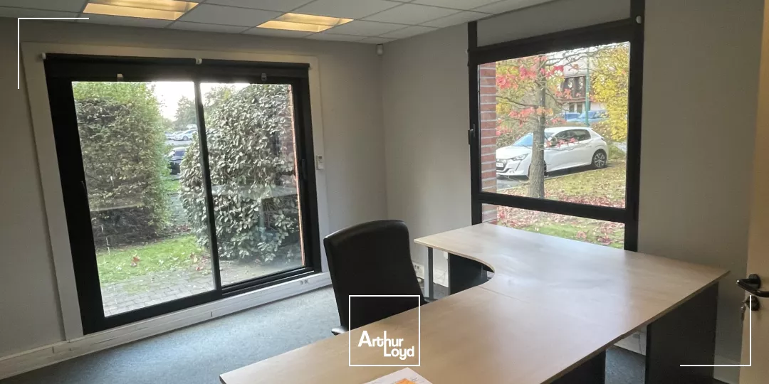 Entrepôt & Bureaux à Louer Wambrechies - Parkings