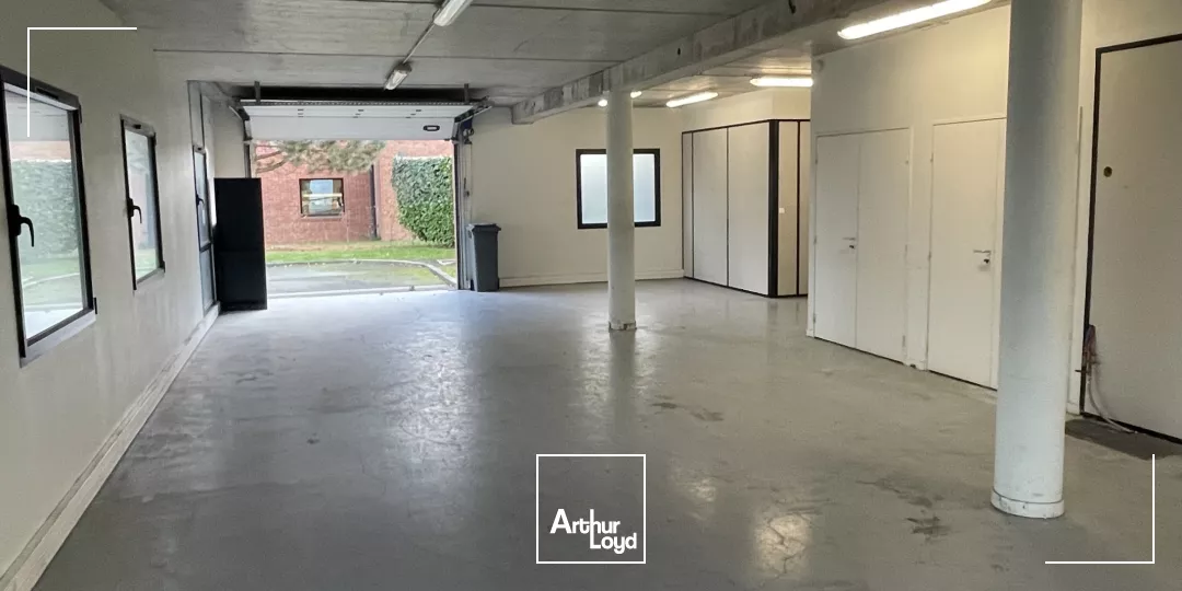 Entrepôt & Bureaux à Louer Wambrechies - Parkings
