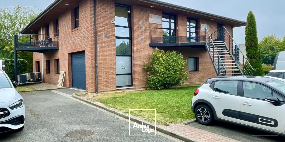 Entrepôt & Bureaux à Louer Wambrechies - Parkings