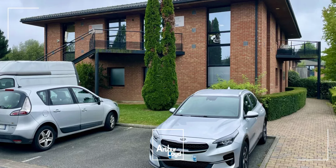 Entrepôt & Bureaux à Louer Wambrechies - Parkings