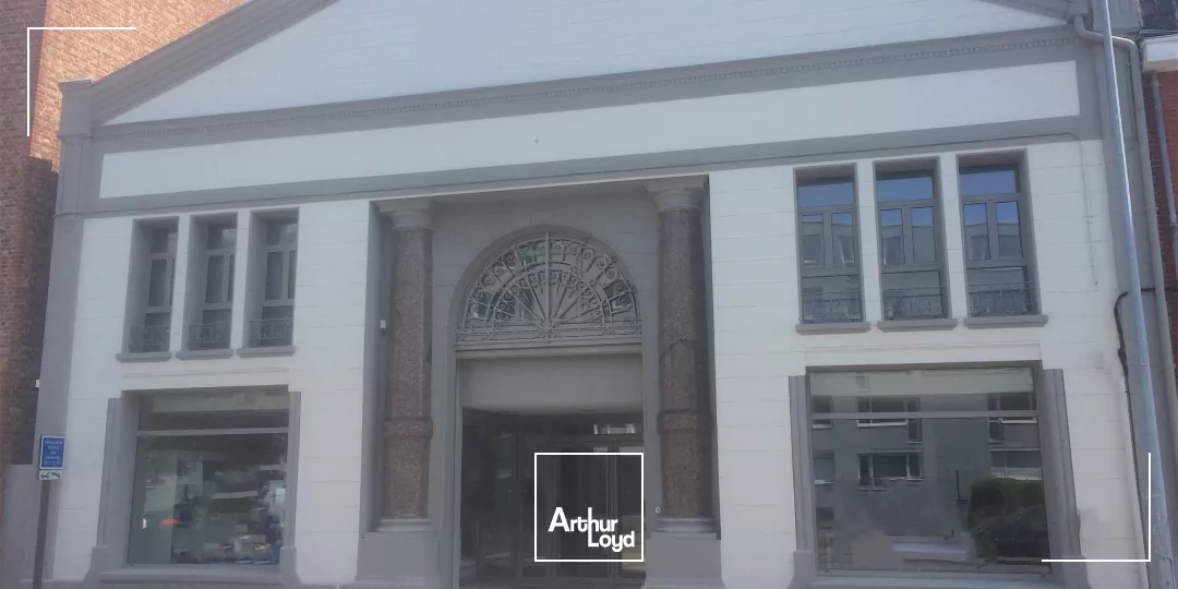 Bureaux showroom a louer douai proche centre villle immeuble emblématique proximité gare espaces rénovés aménagement réserve