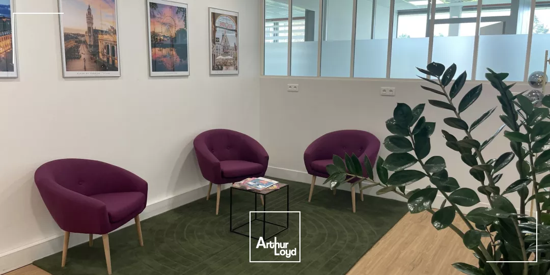 Bureaux lumineux et câblés à louer - Quartier dynamique avec accès métro, rooftop et services partagés