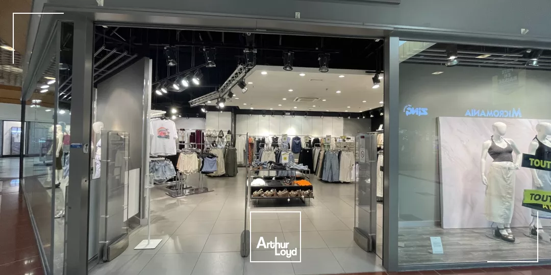 À louer : Local commercial 180 m² - Emplacement premium en galerie CORA à Bruay-la-Buissière