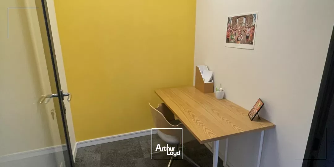 Bureaux rénovés de 200 m² à louer ou à vendre - Hyper centre de Lille, avec parkings privés