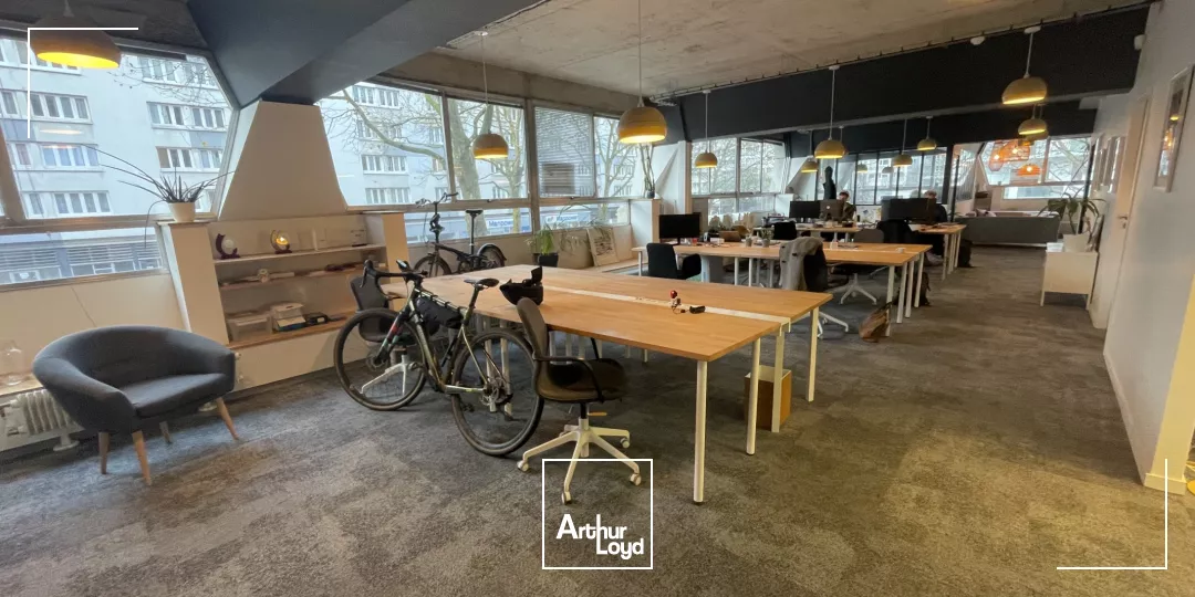 Bureaux rénovés de 200 m² à louer ou à vendre - Hyper centre de Lille, avec parkings privés