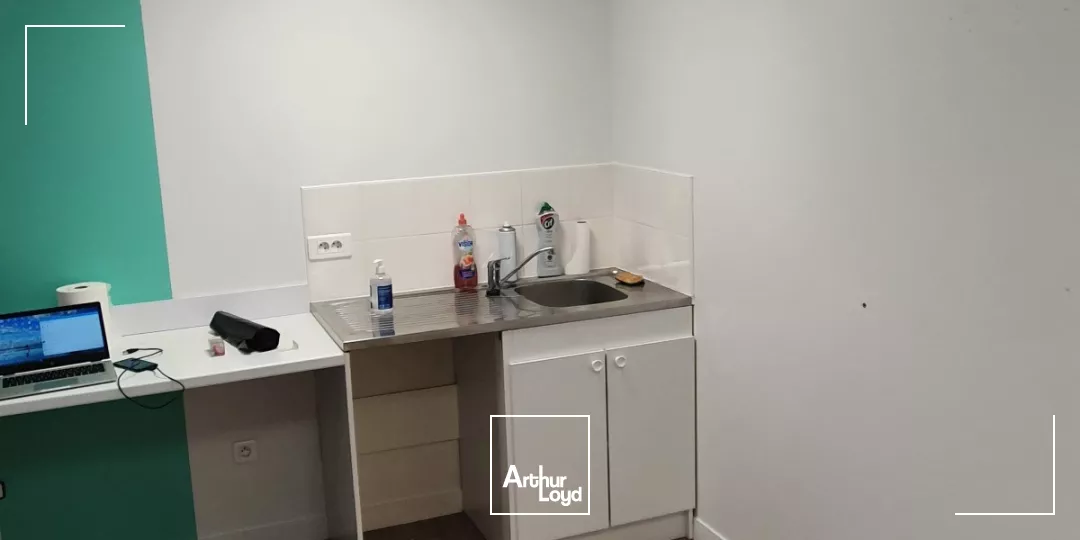 LOCAL COMMEFCIAL DE 150M2 À LOUER SUR LA COMMUNE DE LYS LEZ LANNOY