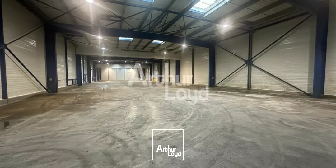 ENTREPOT SUR L'AXE RENNES-PARIS