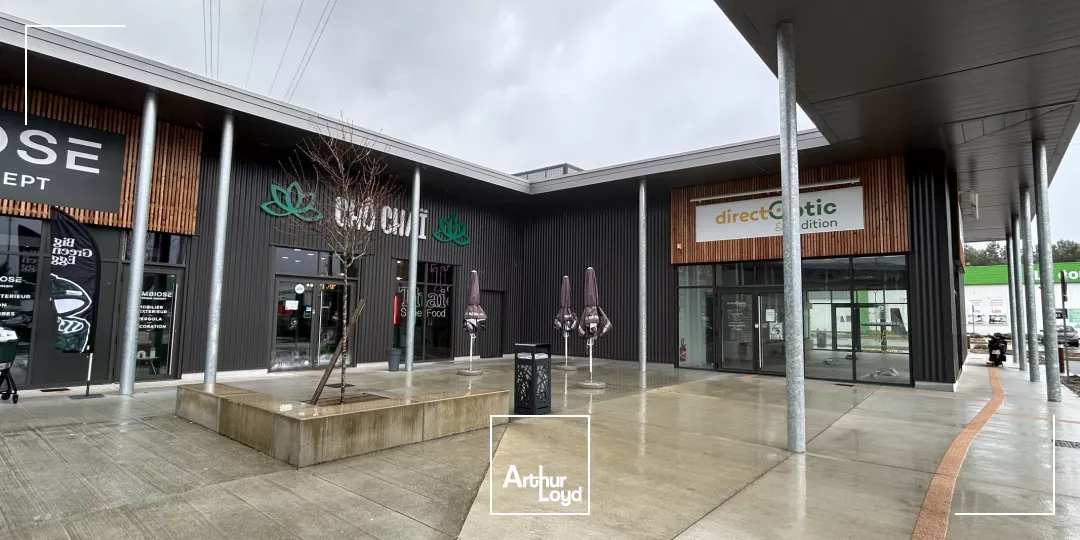 Cellule commerciale de 280 m2 à louer à Biganos