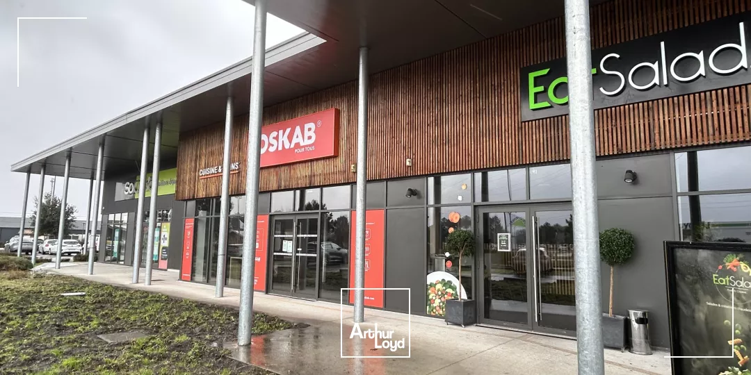 Cellule commerciale de 280 m2 à louer à Biganos