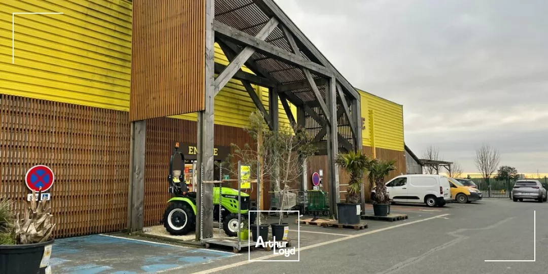 MURS A VENDRE NIORT ECHIRE 79 AVEC TRES BELLE VISIBILITE FACILE D'ACCES 