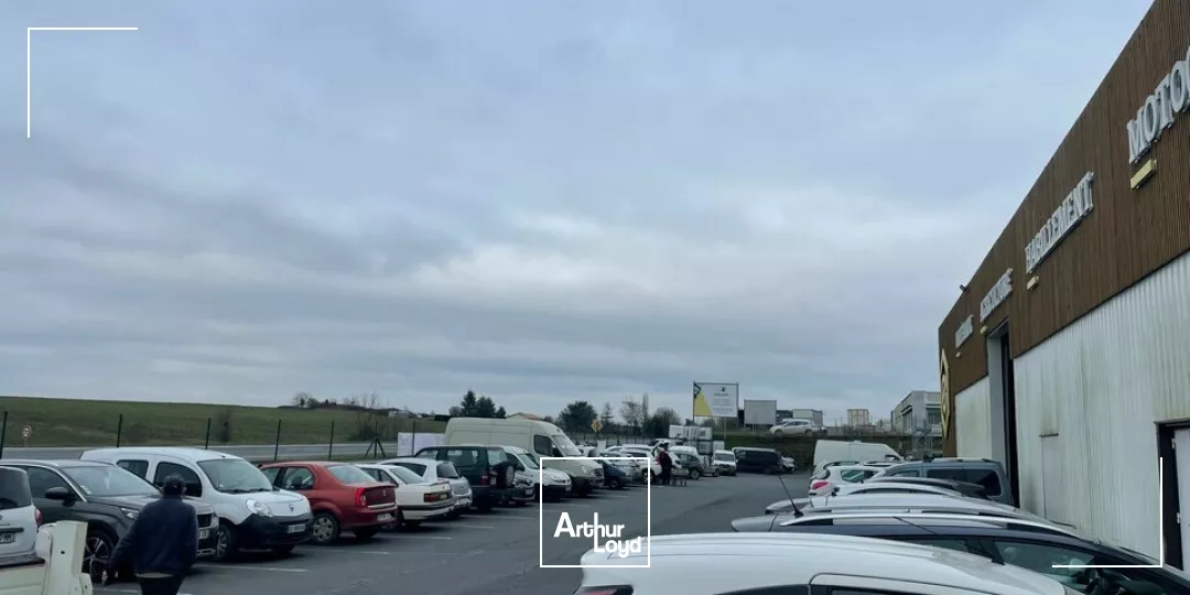 MURS A VENDRE NIORT ECHIRE 79 AVEC TRES BELLE VISIBILITE FACILE D'ACCES 