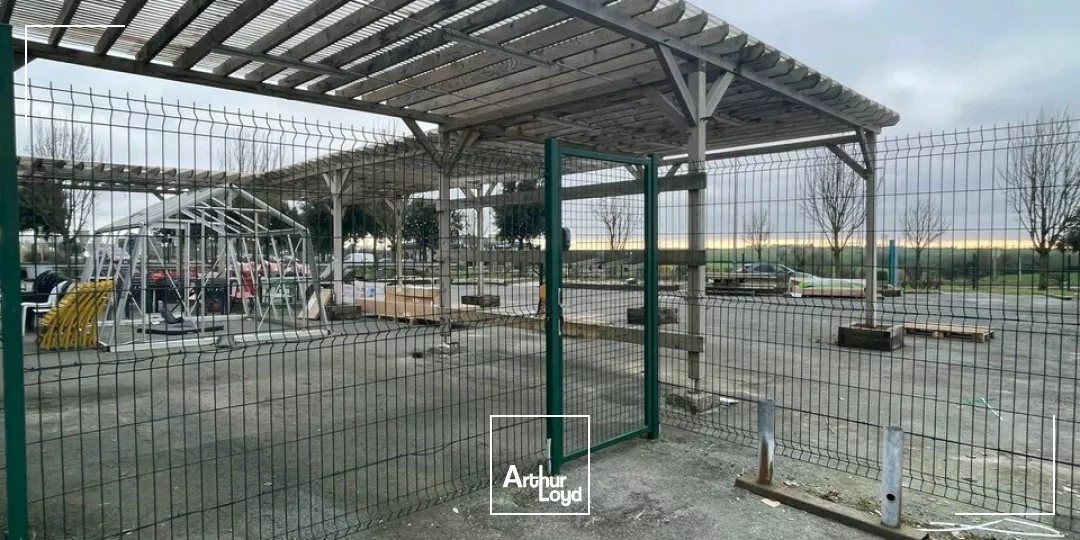 MURS A VENDRE NIORT ECHIRE 79 AVEC TRES BELLE VISIBILITE FACILE D'ACCES 