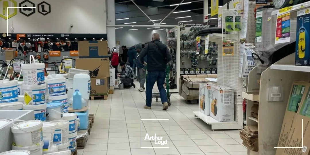 MURS A VENDRE NIORT ECHIRE 79 AVEC TRES BELLE VISIBILITE FACILE D'ACCES 