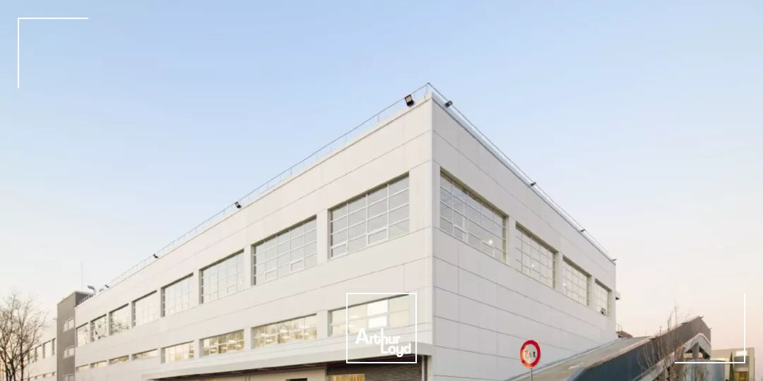 LOCAUX d'ACTIVITE RESTRUCTURES à LOUER à partir de 750 m² à GENNEVILLIERS